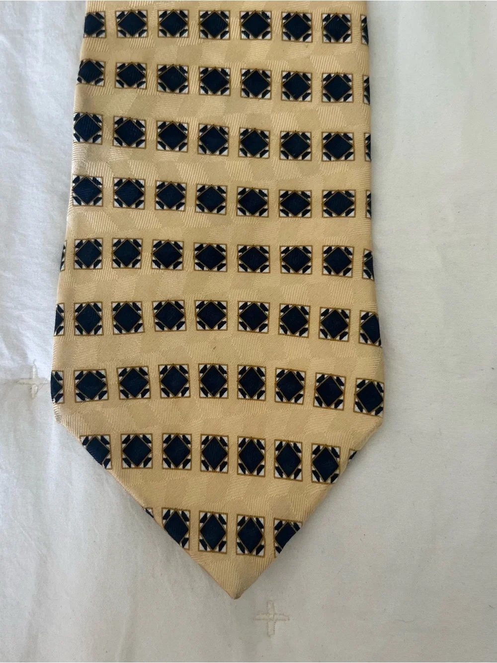 NEO Bill Blass Vintage Necktie 100% Silk